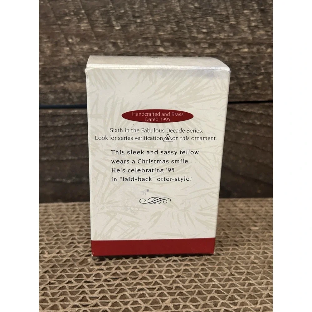 Vintage 1995 Hallmark Keepsake Ornament - Fabulous‎ Decade Series